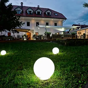 **** Bed & Breakfast Dvor Tacen Slovenia